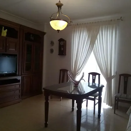 Casa En Con Garaje * Olvera
